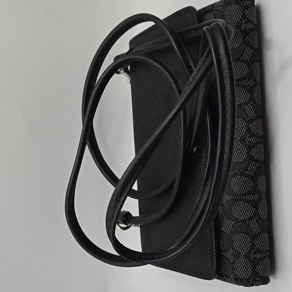 EUC Coach Triple Crossbody Elegant Black Women's Bag - Picture 6 of 6